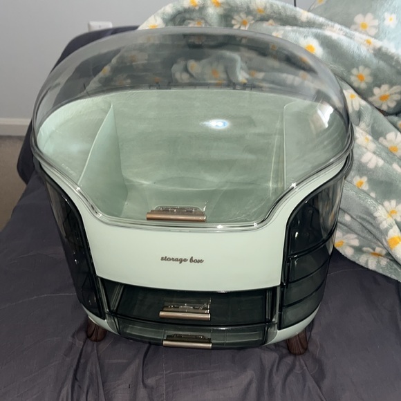 Mint green storage box - Picture 7 of 7